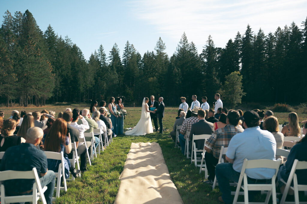 wedding ceremony in oregon