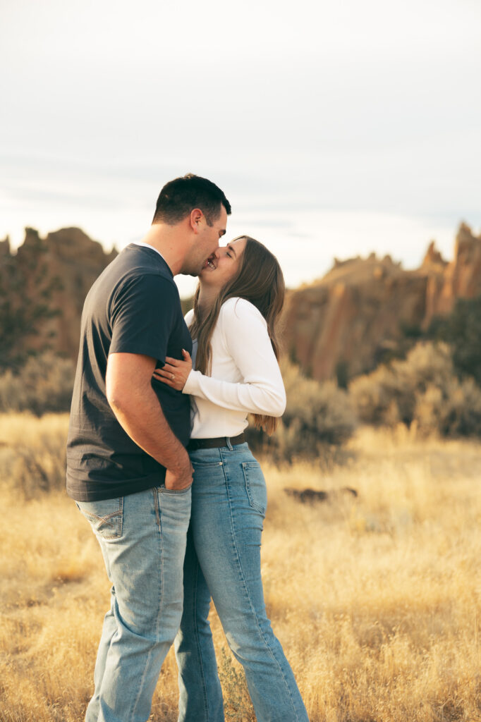 engagement photos at smith rock state park