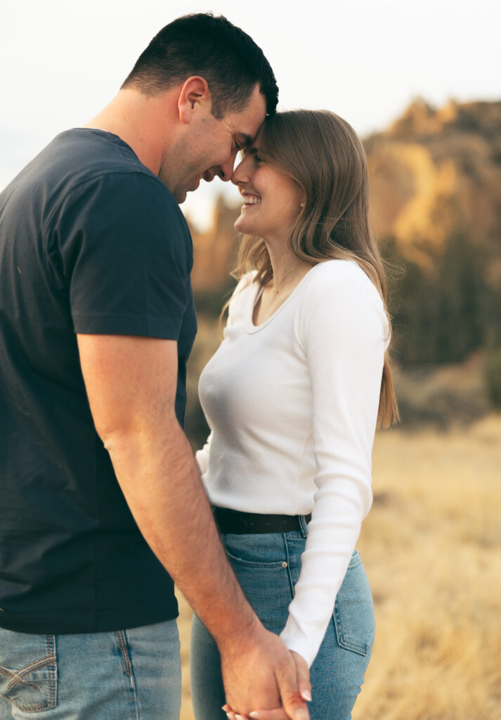 timeless bend oregon engagement photos