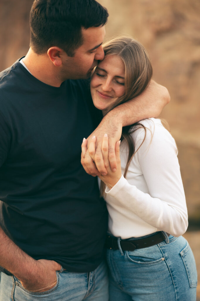 sweet engagement photos in bend oregon