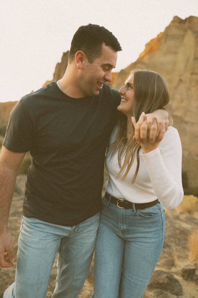 bend oregon vintage engagement photos