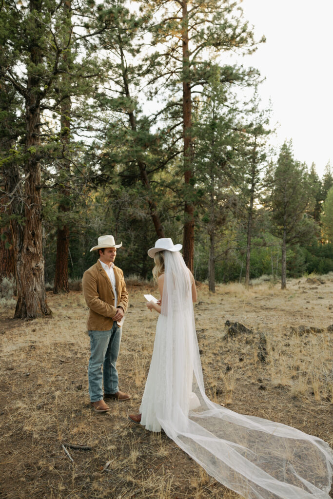 wedding ceremony in bend oregon