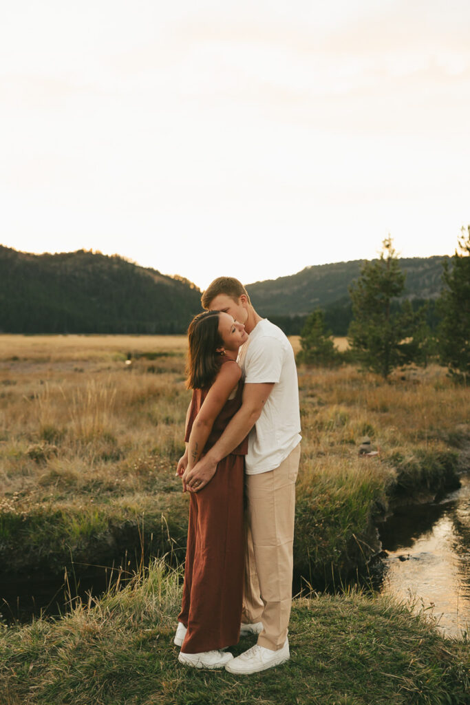 bend engagement photographer