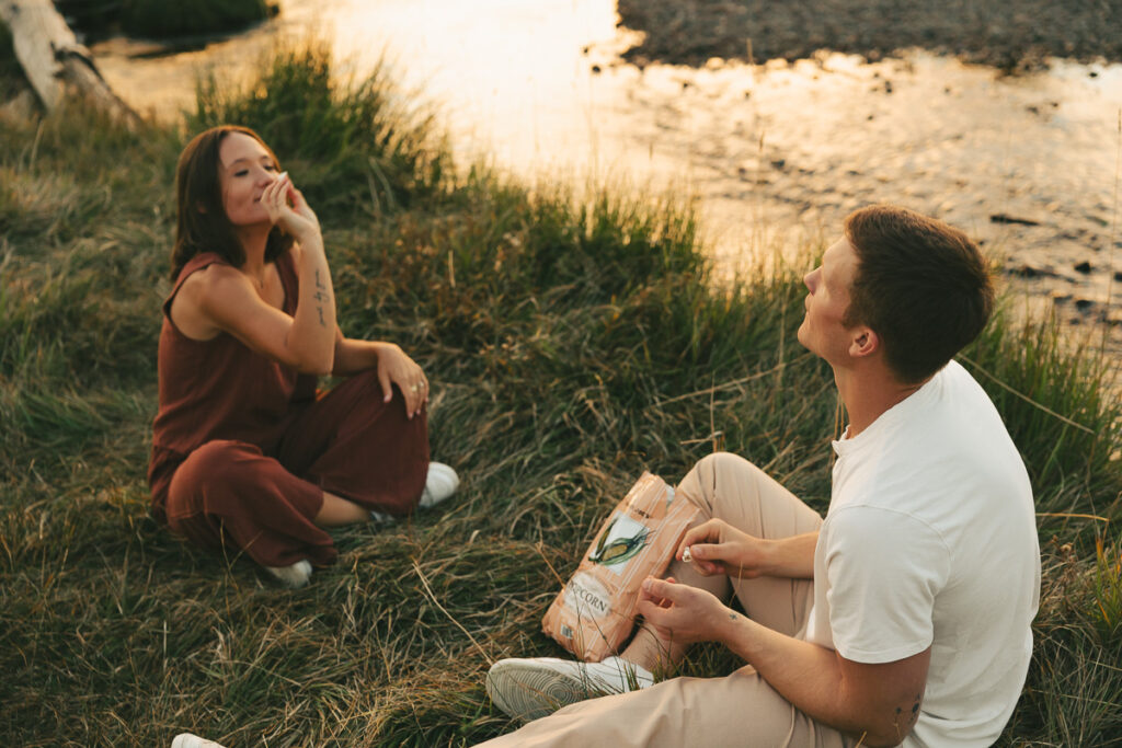 sparks lake engagement photos