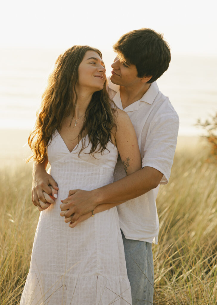 engagement photos at beach in oregon